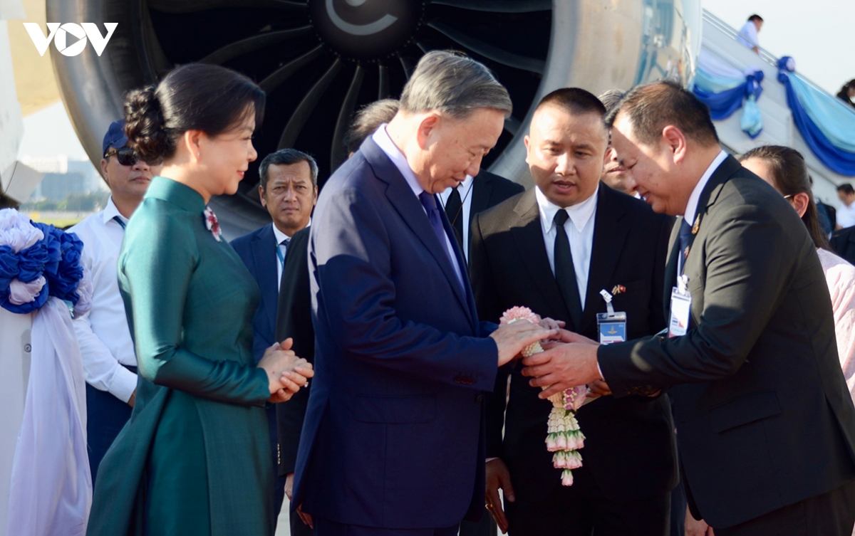 Thailand fires 21-gun salute to welcome Vietnam leader To Lam on official visit